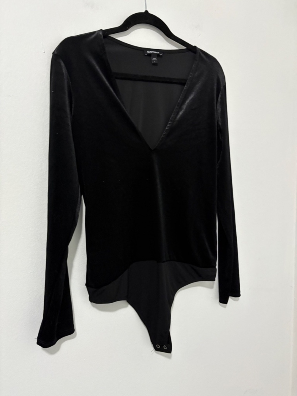 Express Black Velvet Long Sleeve Bodysuit V-neck Women's Size Large Minimalist - Picture 2 of 6